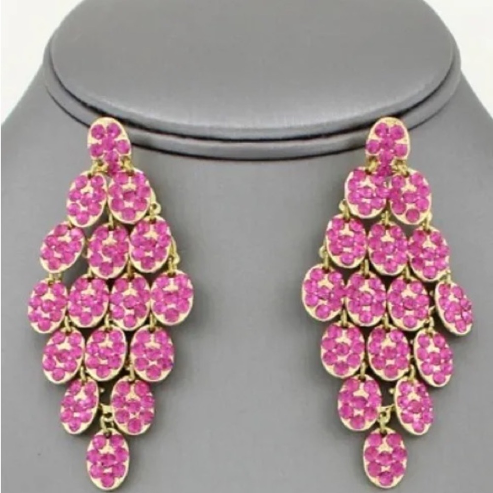 Elegant Pink and Gold Chandelier Earrings -pierced
(New)